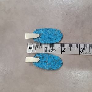 Ladies Kendra Scott pierced earrings beautiful turquoise color